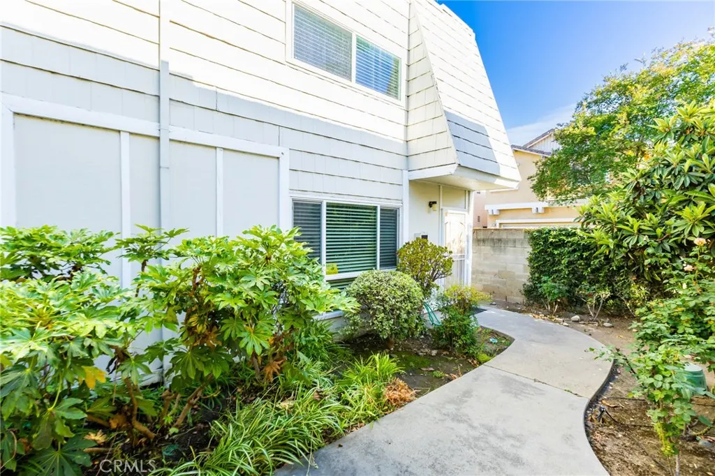 1434 Highland Avenue #8