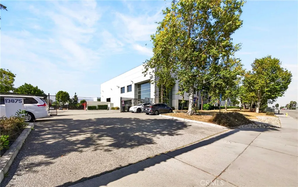 13875 Live Oak
