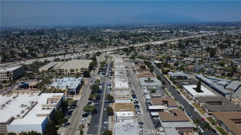 230 S Glendora