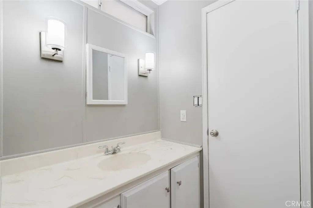 3800 Bradford #63