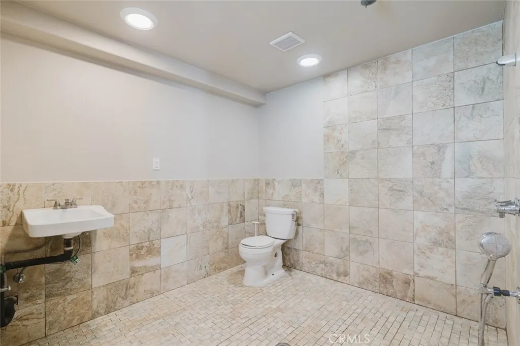 3800 Bradford #63
