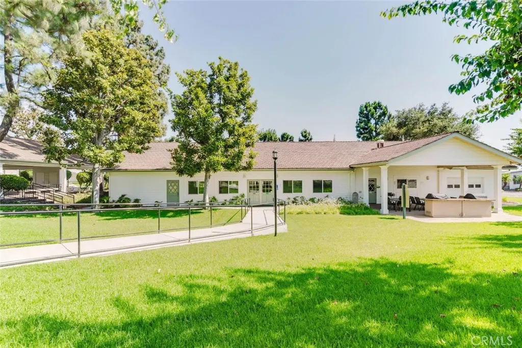 3800 Bradford #63