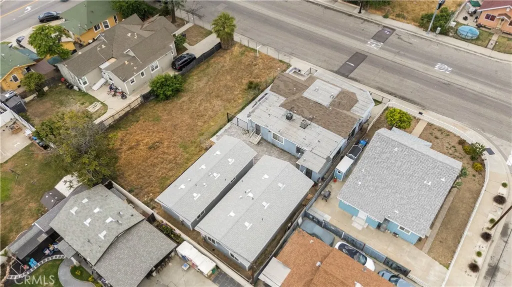 370 N Palomares