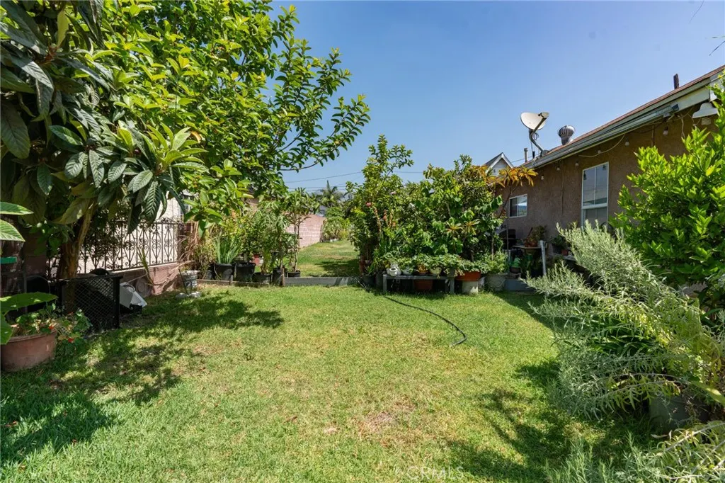 325 W Crescent Drive