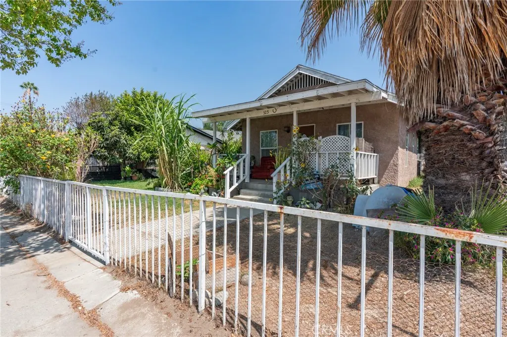 325 W Crescent Drive