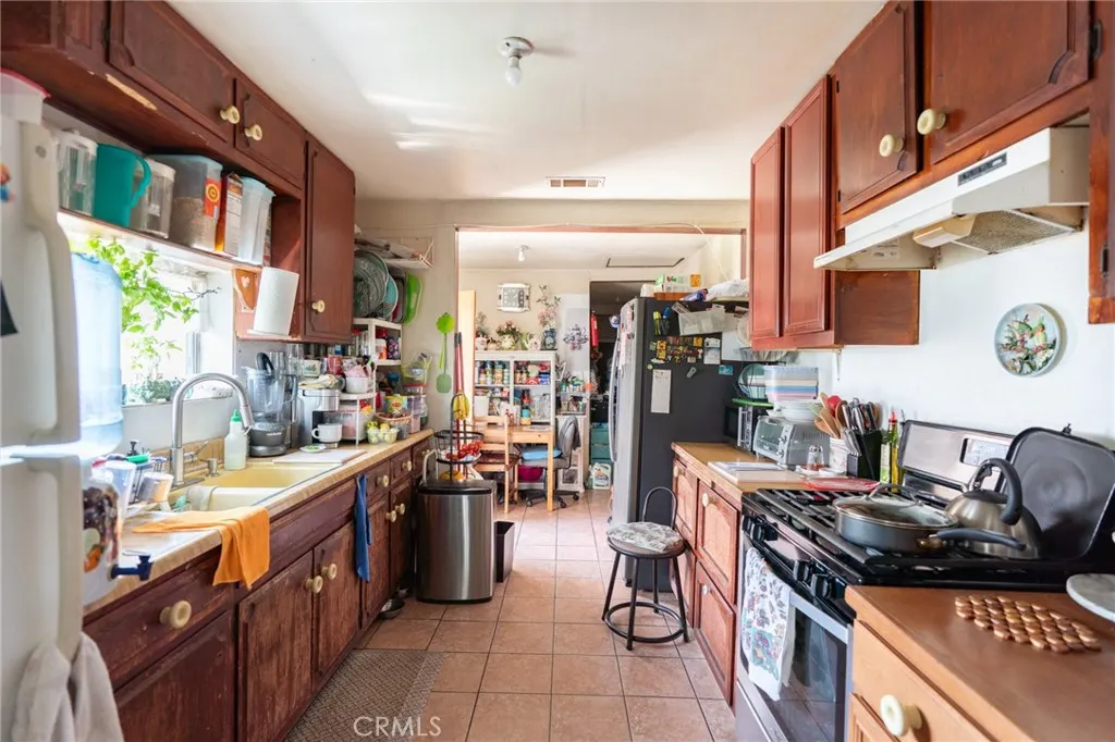 325 W Crescent Drive