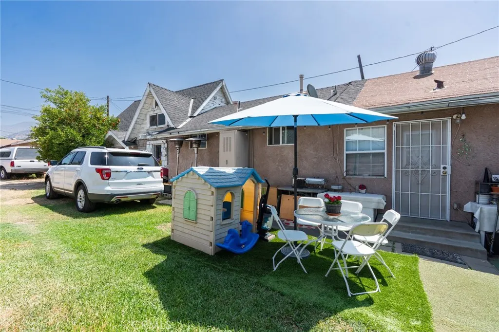 325 W Crescent Drive