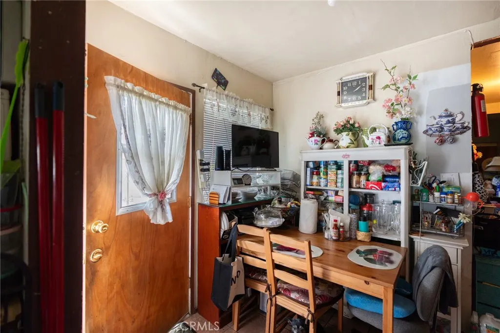 325 W Crescent Drive
