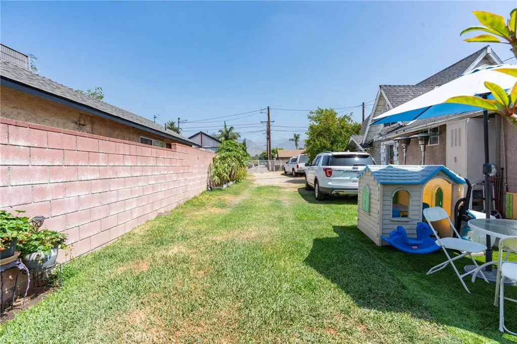 325 W Crescent Drive