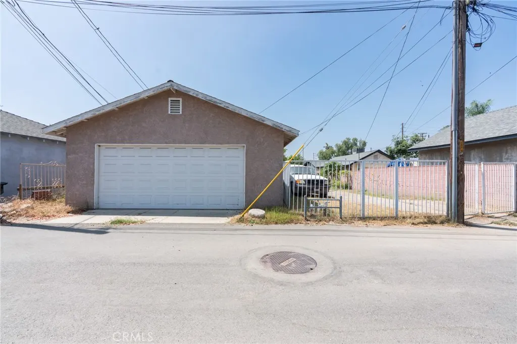 325 W Crescent Drive