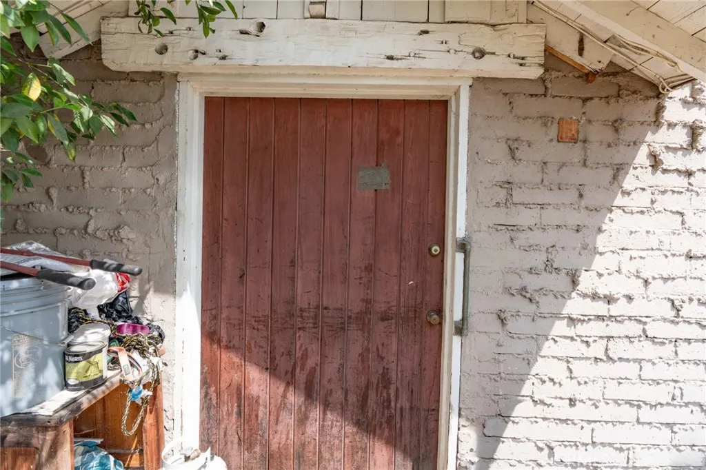 325 W Crescent Drive