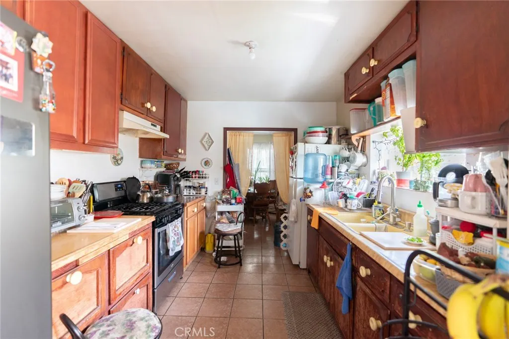 325 W Crescent Drive