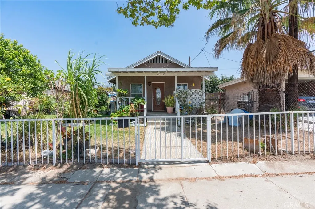 325 W Crescent Drive