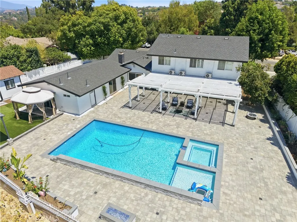 573 N Jalapa