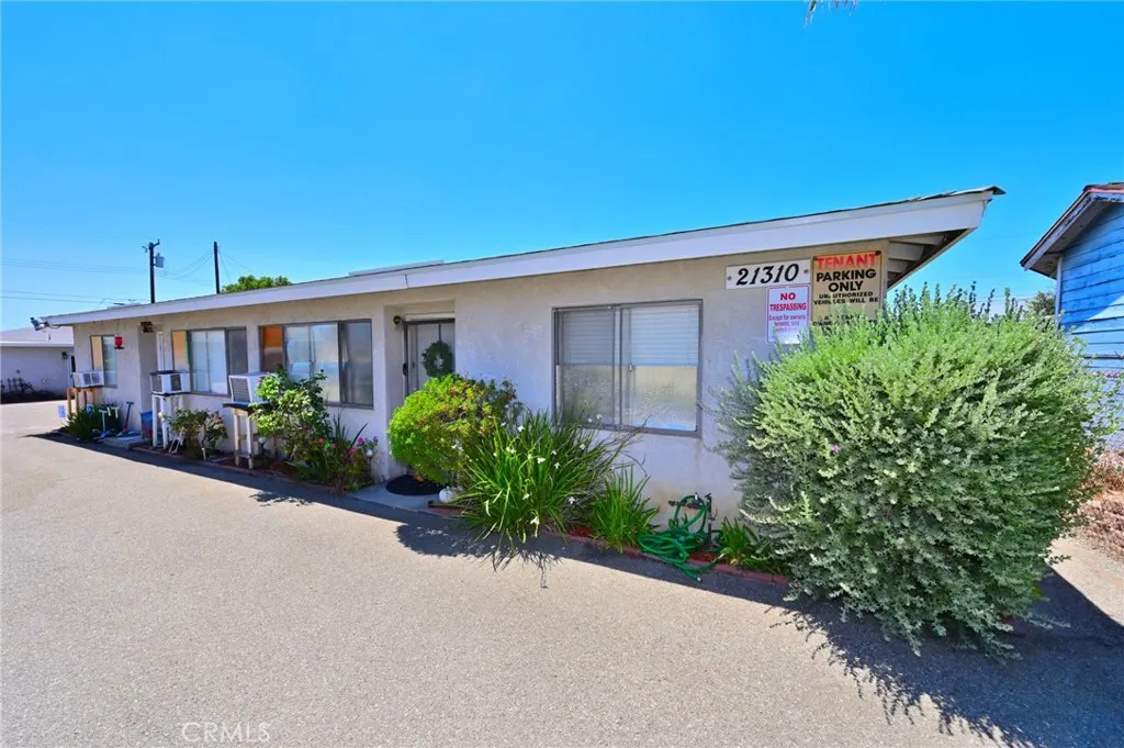 21306 E Arrow