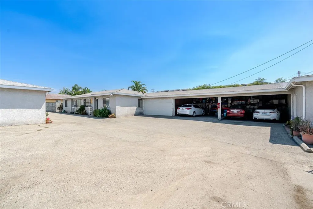 21306 E Arrow
