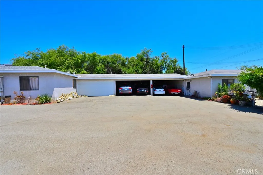 21306 E Arrow