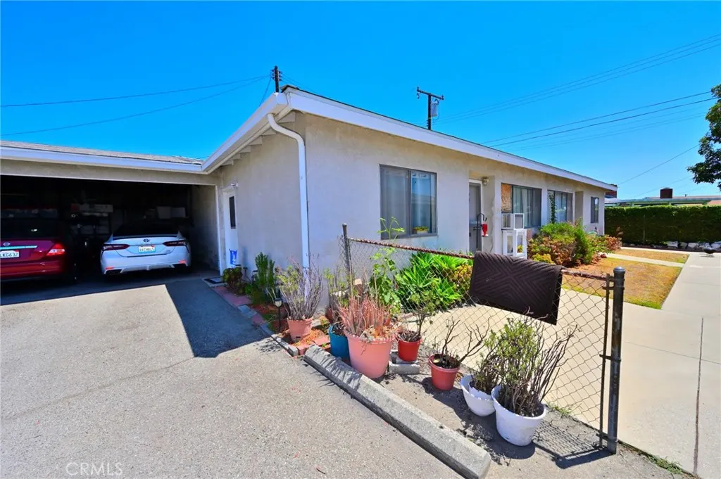 21306 E Arrow