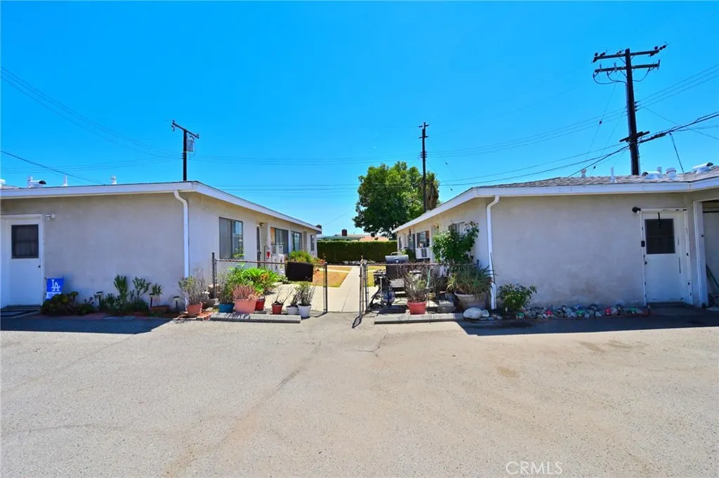 21306 E Arrow