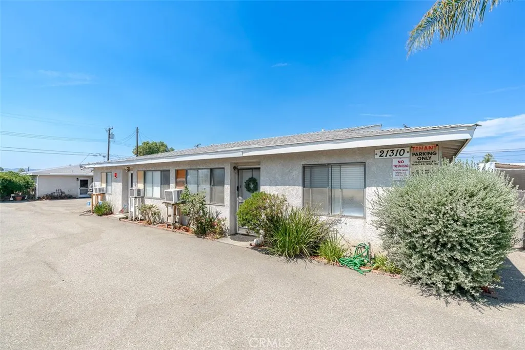 21306 E Arrow
