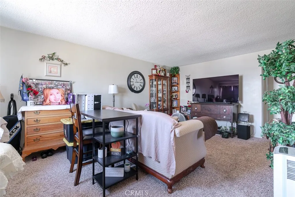 21306 E Arrow