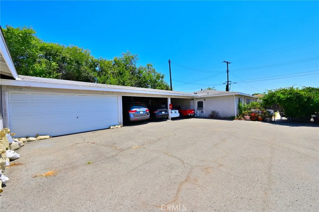 21306 E Arrow