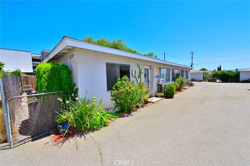 21306 E Arrow