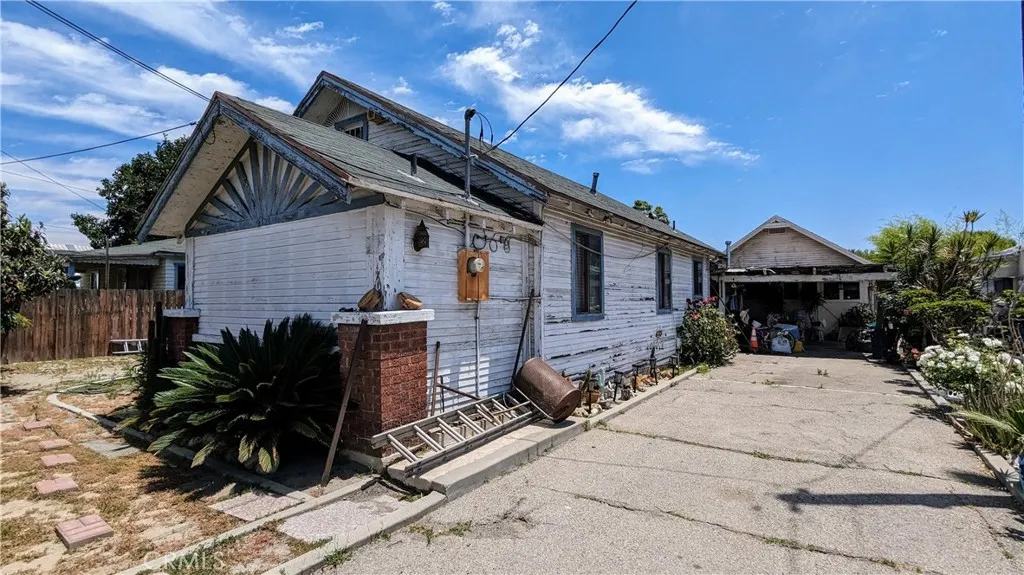 2620 Tyler Avenue