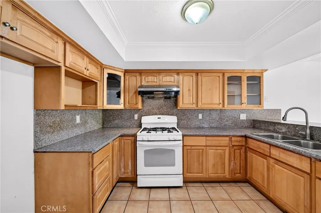 13856 Ramona Parkway