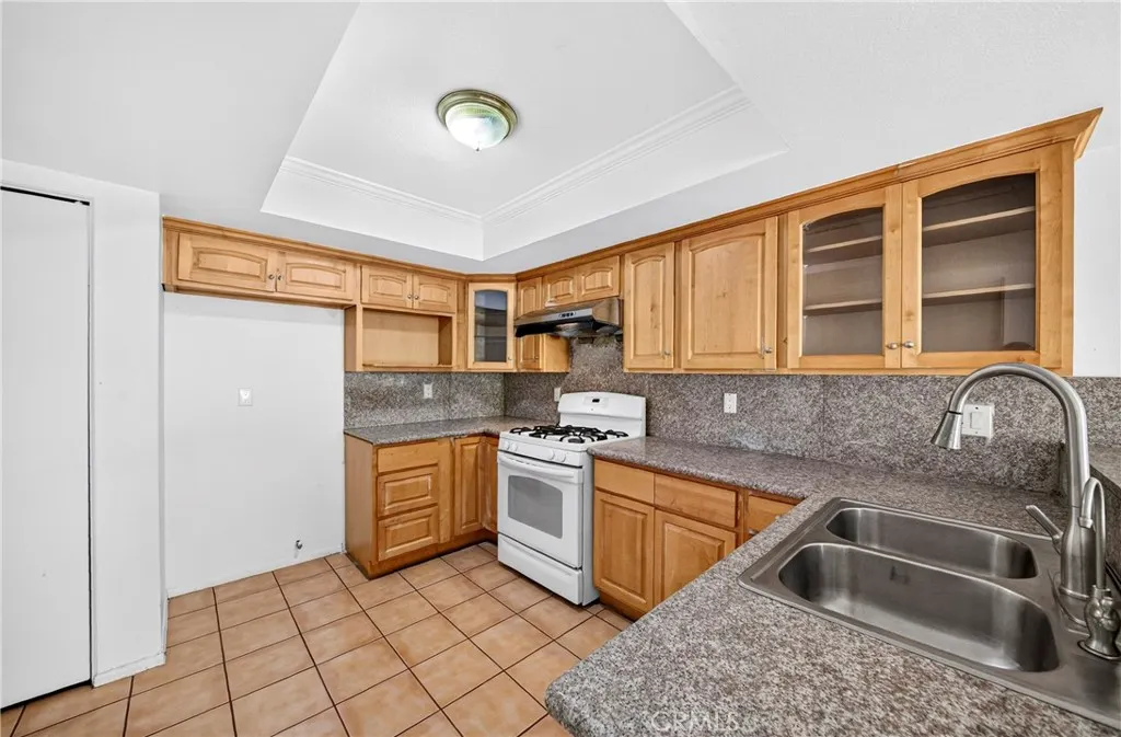 13856 Ramona Parkway