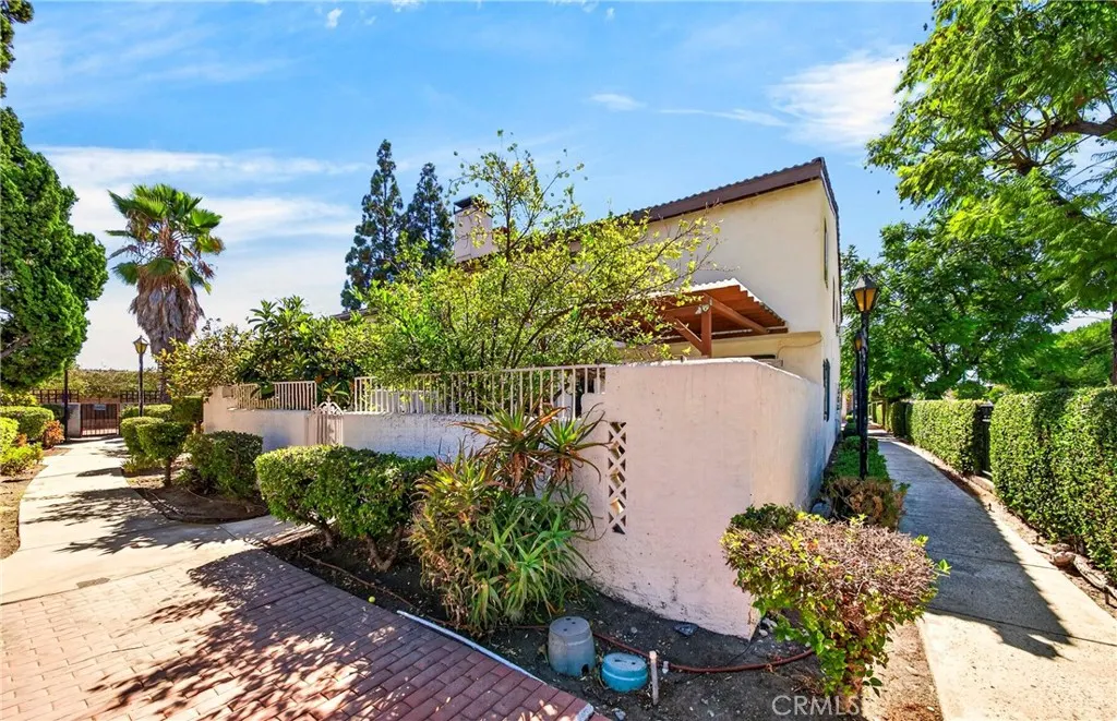 13856 Ramona Parkway