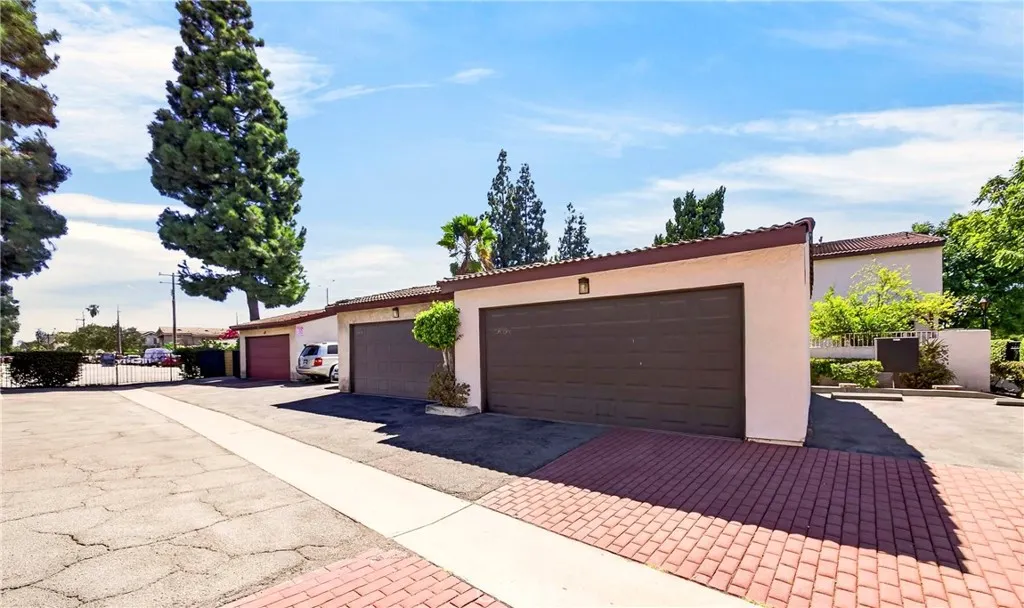 13856 Ramona Parkway