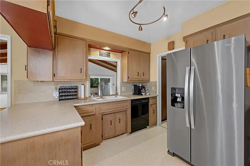 434 E Carroll