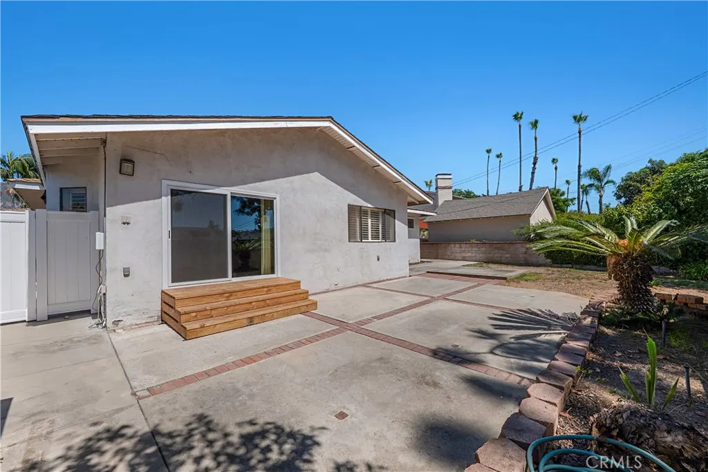 434 E Carroll
