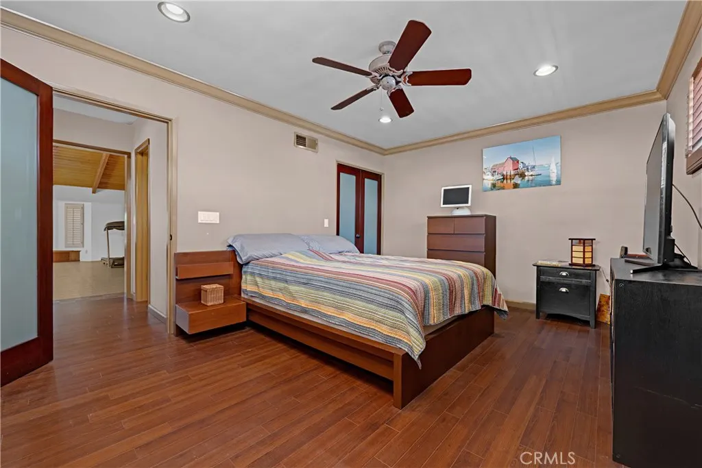 434 E Carroll