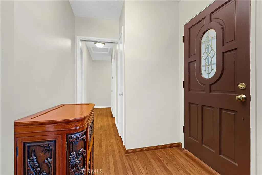 434 E Carroll