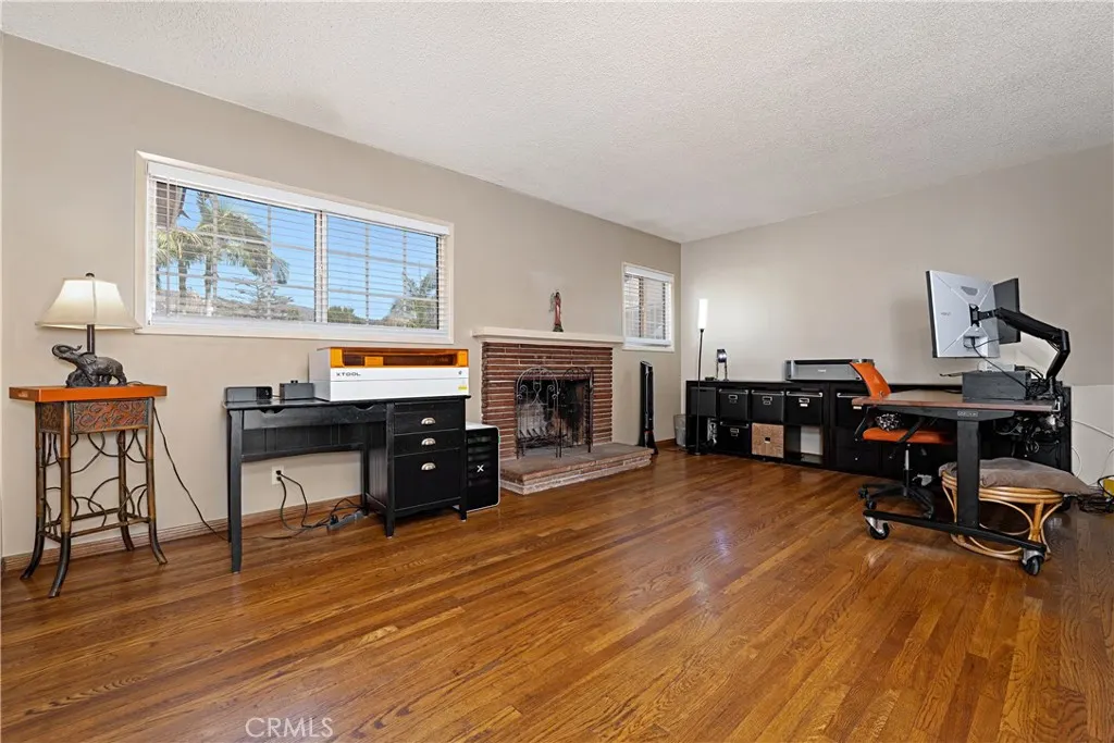 434 E Carroll
