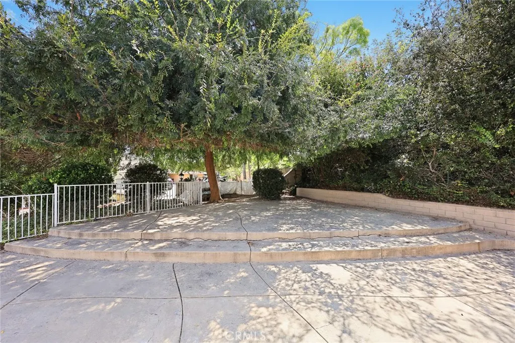 1250 Via Del Sol