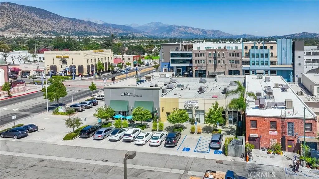 100 W Foothill