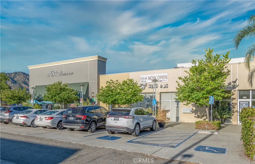 100 W Foothill