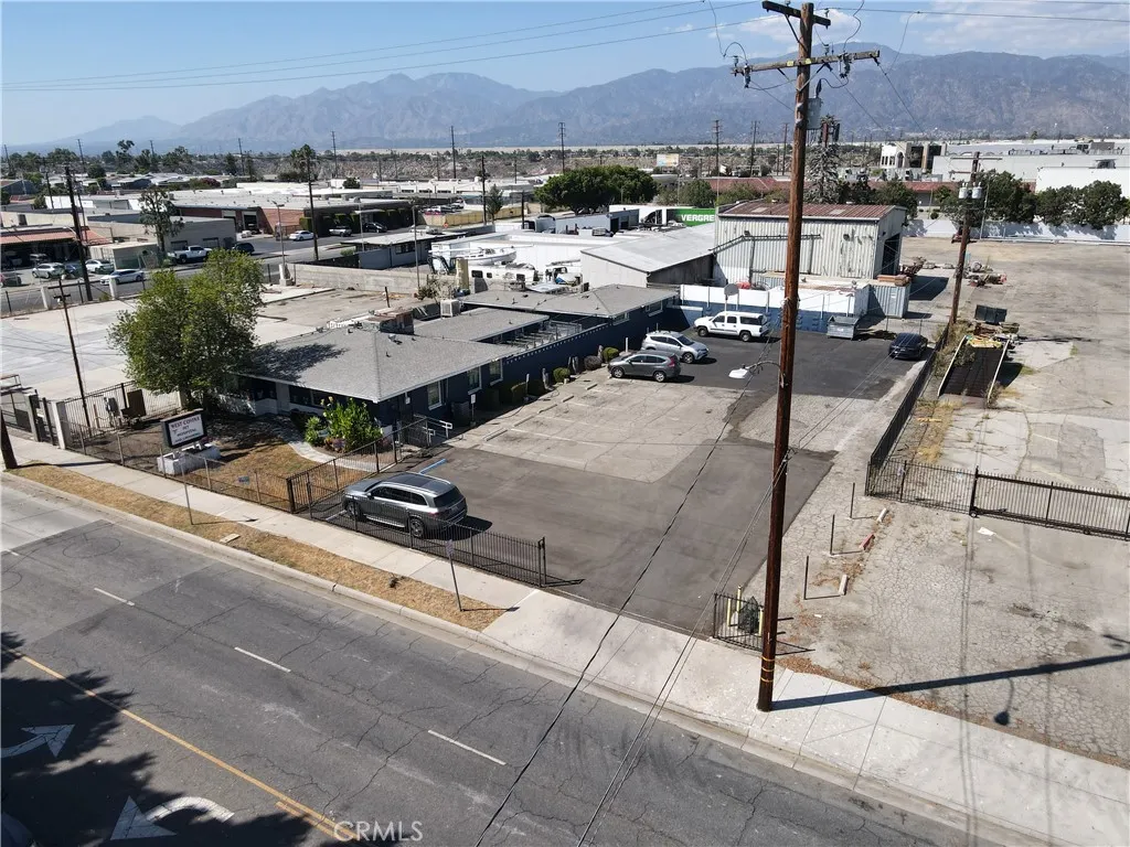 1823 W San Bernardino