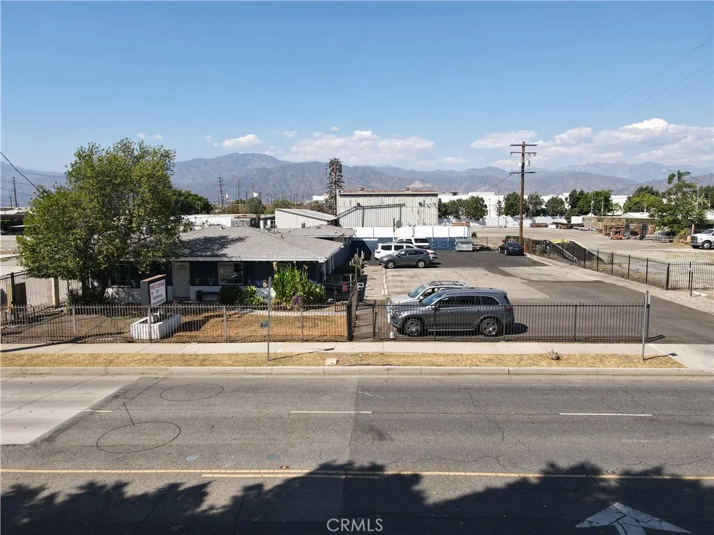 1823 W San Bernardino