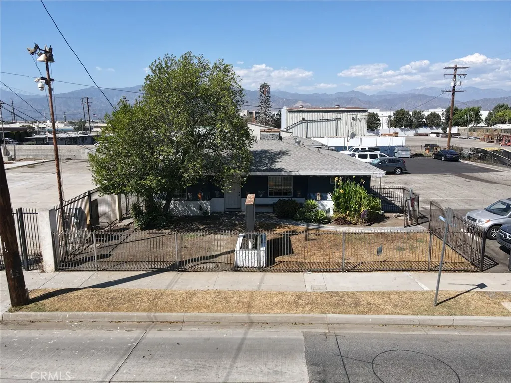 1823 W San Bernardino