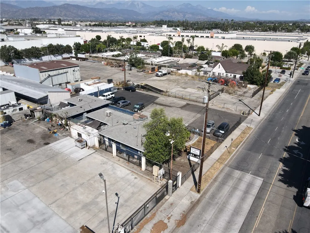 1823 W San Bernardino