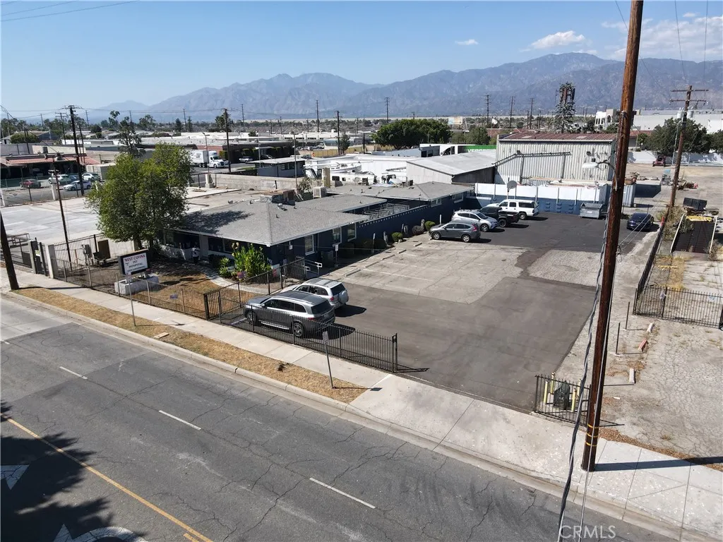 1823 W San Bernardino