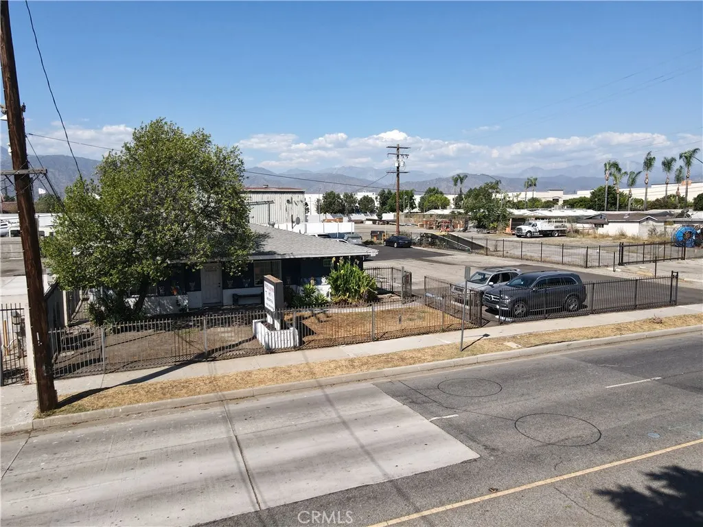 1823 W San Bernardino