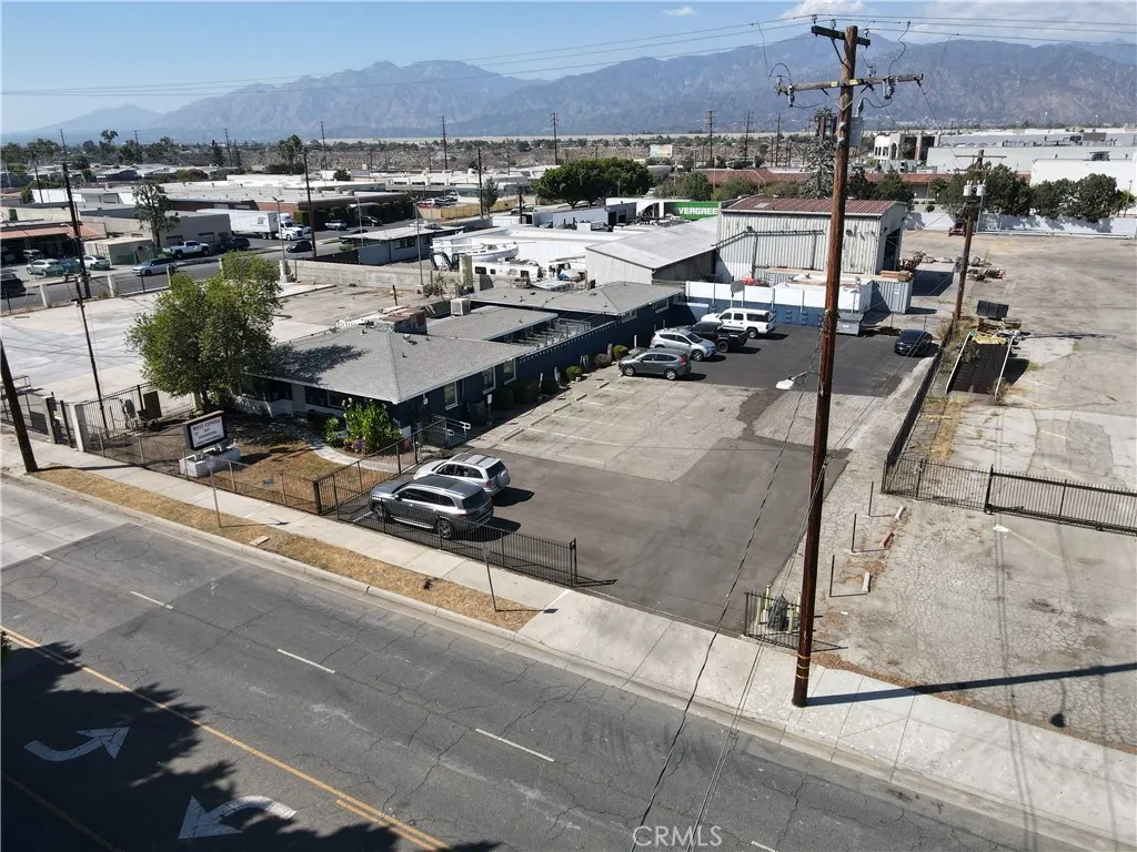 1823 W San Bernardino