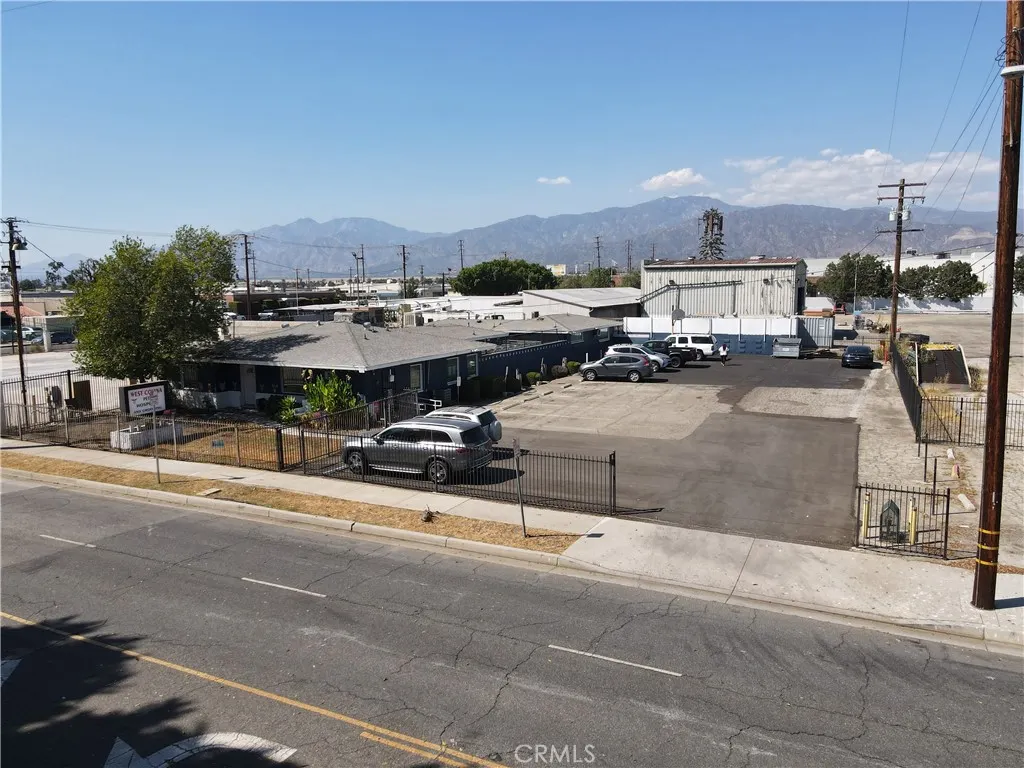 1823 W San Bernardino