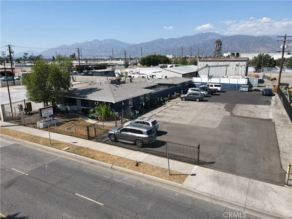1823 W San Bernardino