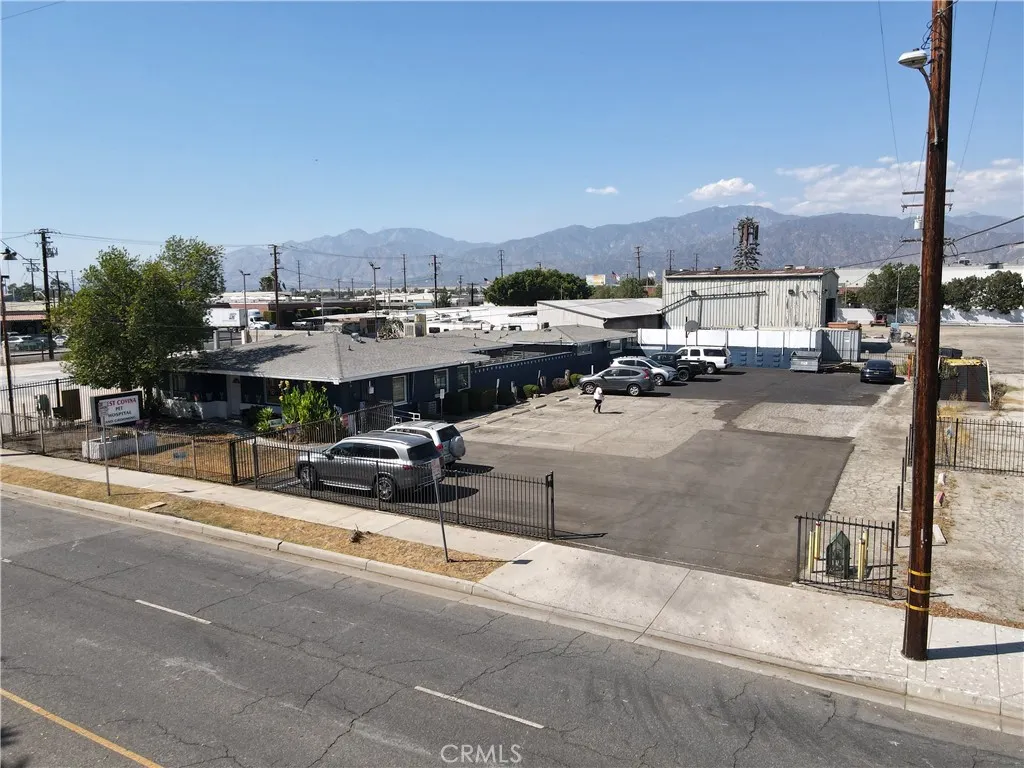 1823 W San Bernardino